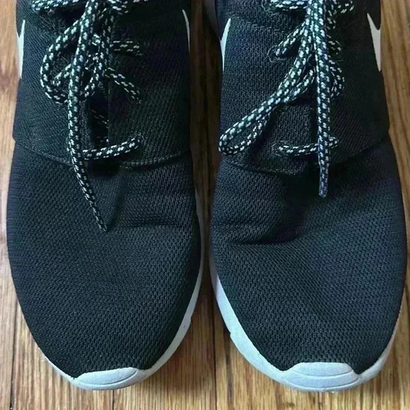 Nike Sneakers - Picture 4 of 7